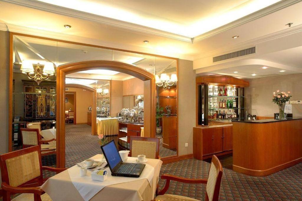 Capital Hotel Beijing Exterior foto